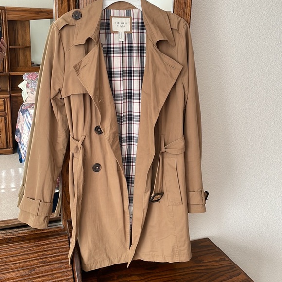 Forever 21 Tan Lightweight Double Breasted Coat - Picture 6 of 9